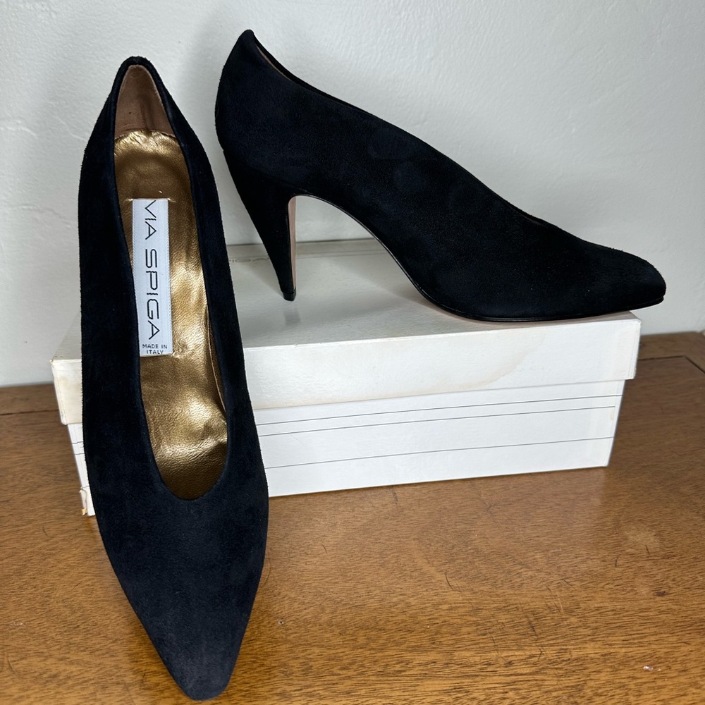 Vintage size 7.5 B - Via Spiga Black Suede Heels, Made in Italy - Circa 1990